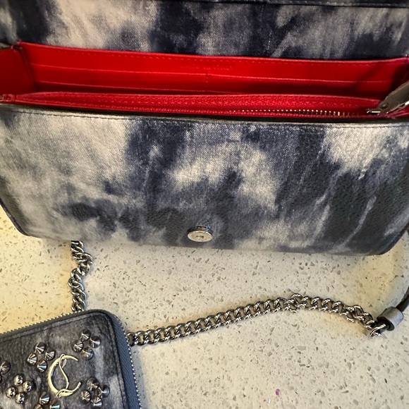Louboutin Paloma crossbody bag and wallet set in like new condition. - Picture 4 of 6